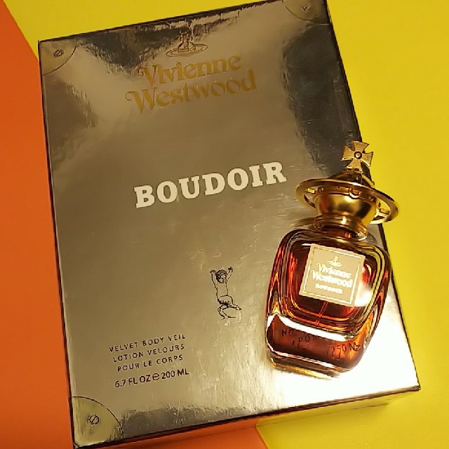 Vivienne Westwood(ヴィヴィアンウエストウッド)の箱付 50ml Vivienne Westwood 香水 【BUDOIR】 コスメ/美容の香水(香水(女性用))の商品写真