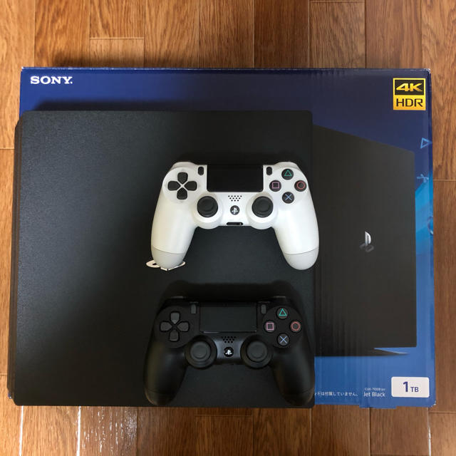 家庭用ゲーム機本体PlayStation4 Pro 本体 CUH-7100BB01