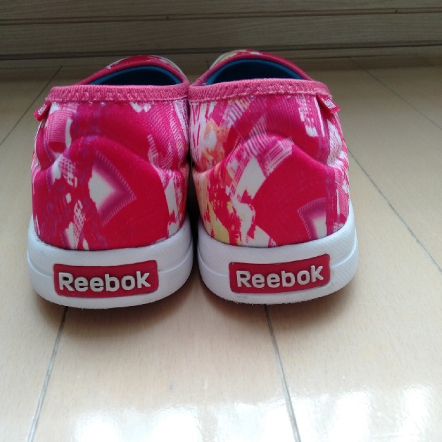 Reebok(リーボック)のピンク⭐フラットシューズ⭐スニーカー⭐ロキシーアナップピコReebokココルル レディースの靴/シューズ(スリッポン/モカシン)の商品写真