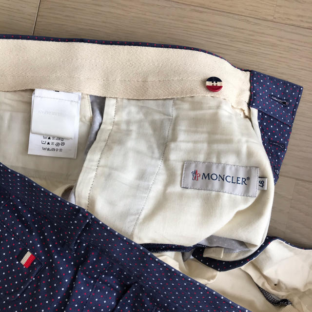 MONCLER(モンクレール)の【正規品】モンクレール moncler ショートパンツ サイズ46 メンズのパンツ(ショートパンツ)の商品写真