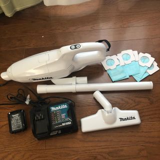 マキタ(Makita)の【Lionさん専用】マキタ(Makita) バッテリー・充電器付(掃除機)