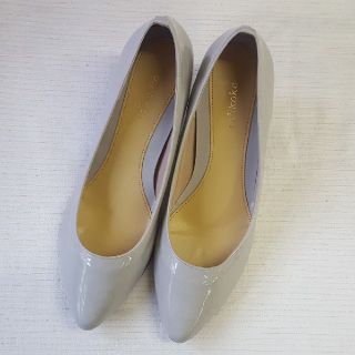 ヴェリココ(velikoko)の新品　パンプス　23.5㎝(ハイヒール/パンプス)