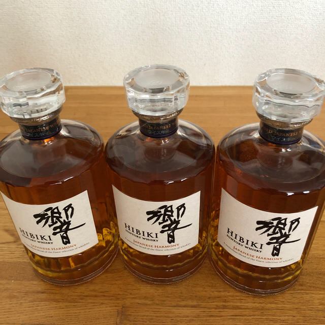 サントリー　ウィスキー　響　700ml 3本セット酒