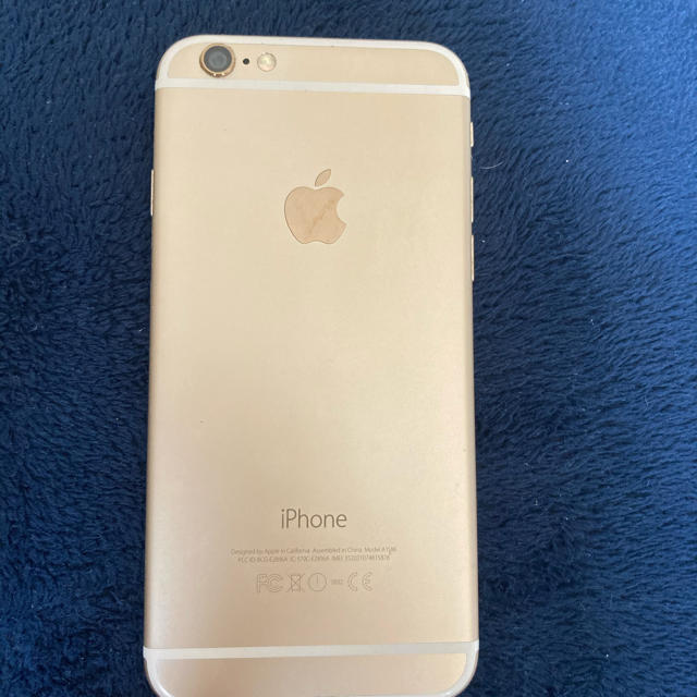 Apple(アップル)のiPhone 6 16 GB docomo GOLD スマホ/家電/カメラのスマートフォン/携帯電話(携帯電話本体)の商品写真