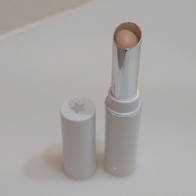 blanche etoile(ブランエトワール)の【blanche étoile】BRIGHTENING CONCEALER コスメ/美容のベースメイク/化粧品(コンシーラー)の商品写真