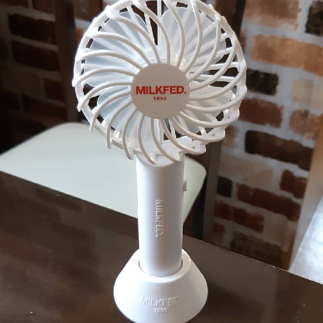 MILKFED.(ミルクフェド)の扇風機ハンディ スマホ/家電/カメラの冷暖房/空調(扇風機)の商品写真