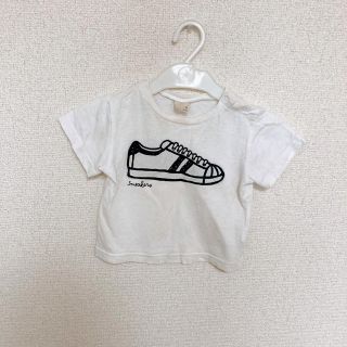 プティマイン(petit main)のpetiit main スニーカー柄　tシャツ(Ｔシャツ)