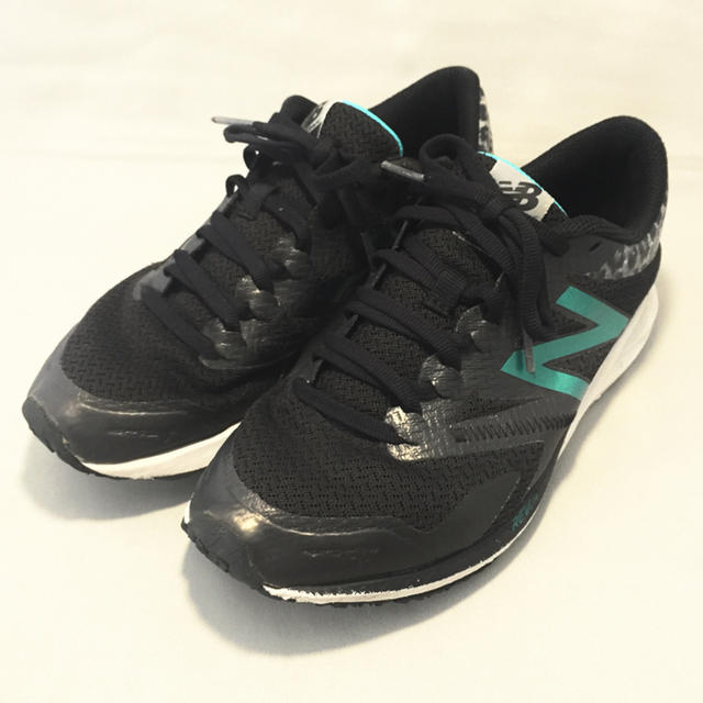 New Balance(ニューバランス)の24.5cm ニューバランス ランニングシューズ レディース ジュニア レディースの靴/シューズ(スニーカー)の商品写真