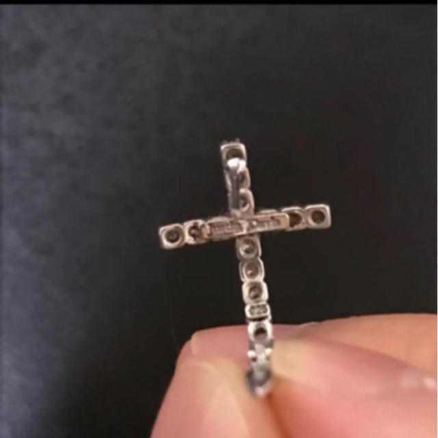 Justin Davis(ジャスティンデイビス)のjustin davis carved cross ピアス 片耳 メンズのアクセサリー(ピアス(片耳用))の商品写真