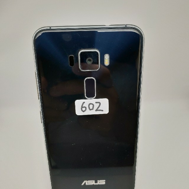 ASUS(エイスース)のZenFone 3 32GB サファイアブラック ZE520KL スマホ/家電/カメラのスマートフォン/携帯電話(スマートフォン本体)の商品写真