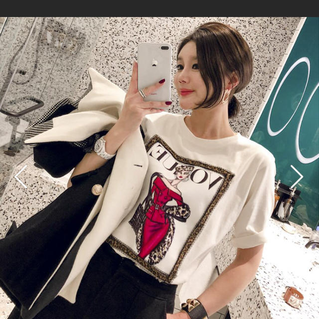 VOGUE風Tシャツ レディースのトップス(Tシャツ(半袖/袖なし))の商品写真