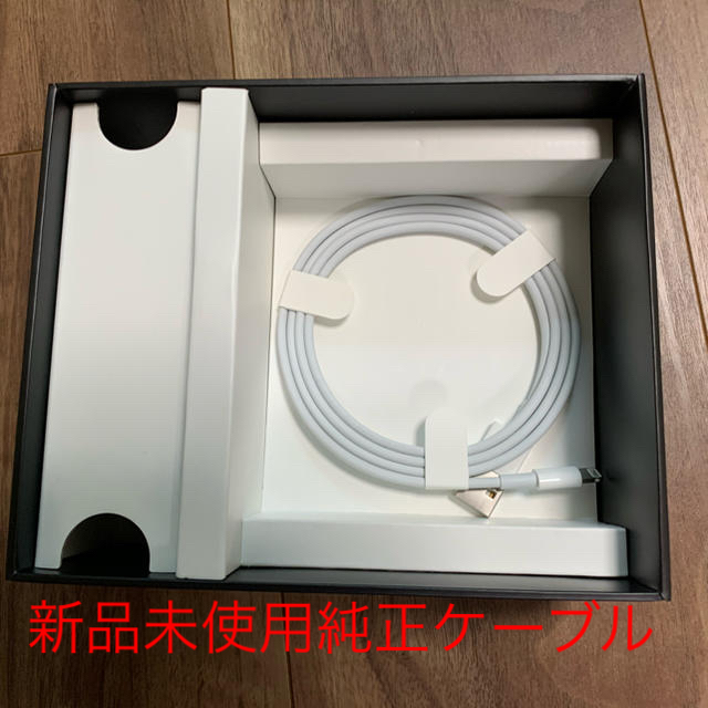 Apple(アップル)のApple TV 第4世代 64GB (MLNC2J/A) A1625 +おまけ スマホ/家電/カメラのPC/タブレット(PC周辺機器)の商品写真