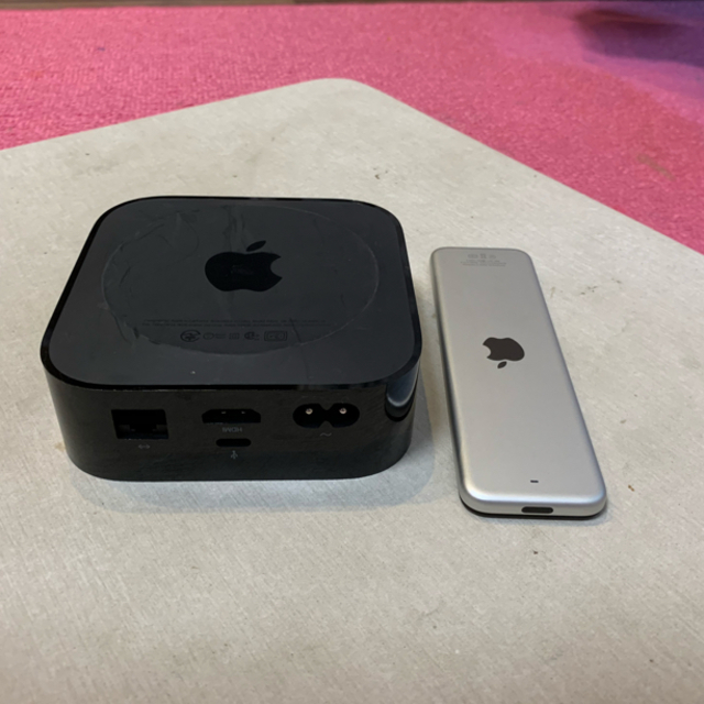 Apple(アップル)のApple TV 第4世代 64GB (MLNC2J/A) A1625 +おまけ スマホ/家電/カメラのPC/タブレット(PC周辺機器)の商品写真