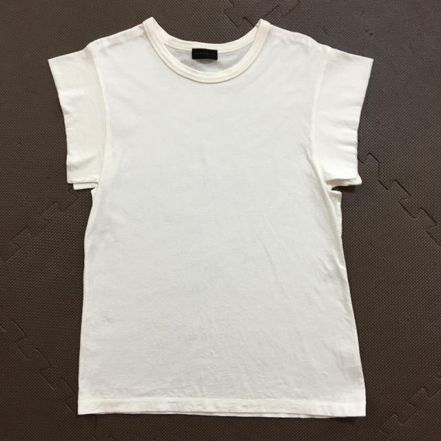 apart by lowrys(アパートバイローリーズ)のアパートバイローリーズ  無地 白Tシャツ  レディースのトップス(Tシャツ(半袖/袖なし))の商品写真