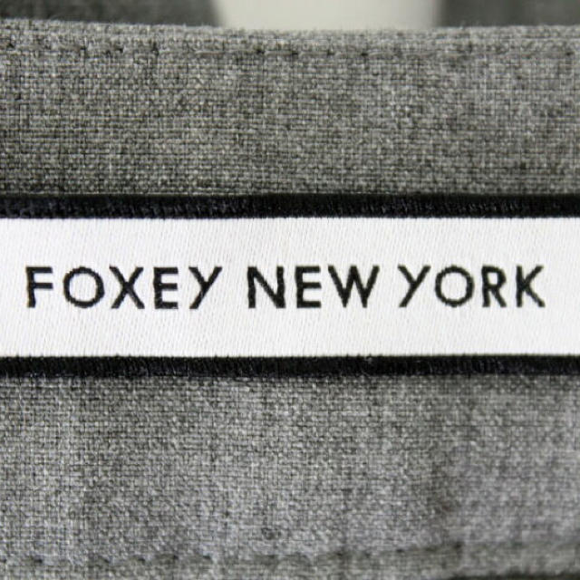 FOXEY(フォクシー)の【新品同様】フォクシー FOXEY クロップドパンツ タキシードアンクレット レディースのパンツ(クロップドパンツ)の商品写真