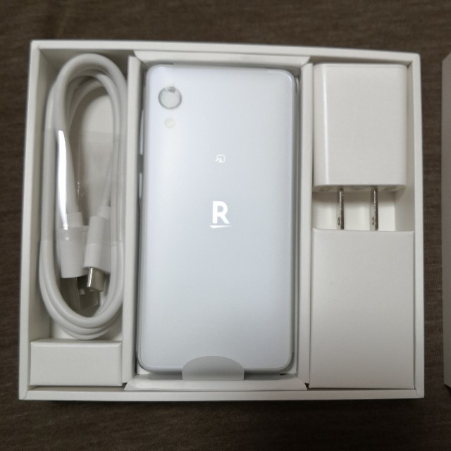 Rakuten(ラクテン)のrakutenmini　ホワイト スマホ/家電/カメラのスマートフォン/携帯電話(スマートフォン本体)の商品写真