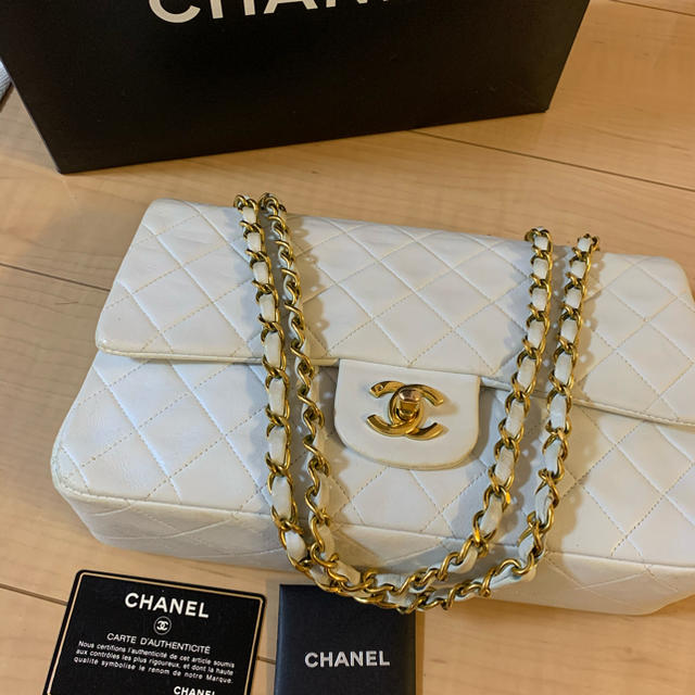 CHANEL マトラッセ　ホワイト　25 ヴィンテージ