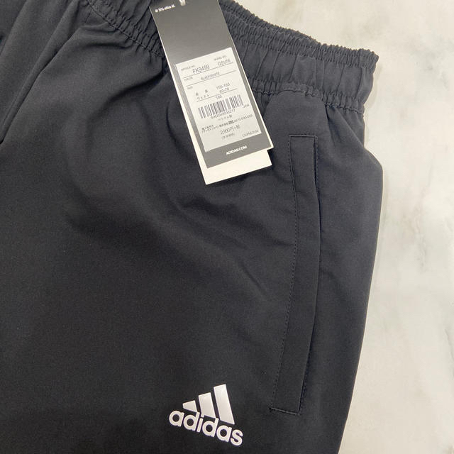 adidas(アディダス)のadidas 3ストライプショーツ 160サイズ キッズ/ベビー/マタニティのキッズ服男の子用(90cm~)(パンツ/スパッツ)の商品写真