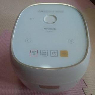 パナソニック(Panasonic)の炊飯器　3.5合炊き　SR-KT067-W(炊飯器)