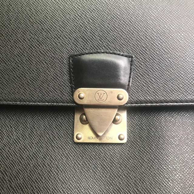 LOUIS VUITTON - ルイヴィトン 正規品 鍵付き タイガ ビジネスバッグ