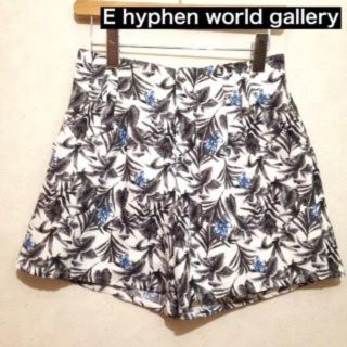 イーハイフンワールドギャラリー(E hyphen world gallery)のE hyphen world gallery 花柄 ショートパンツ Fサイズ(ショートパンツ)