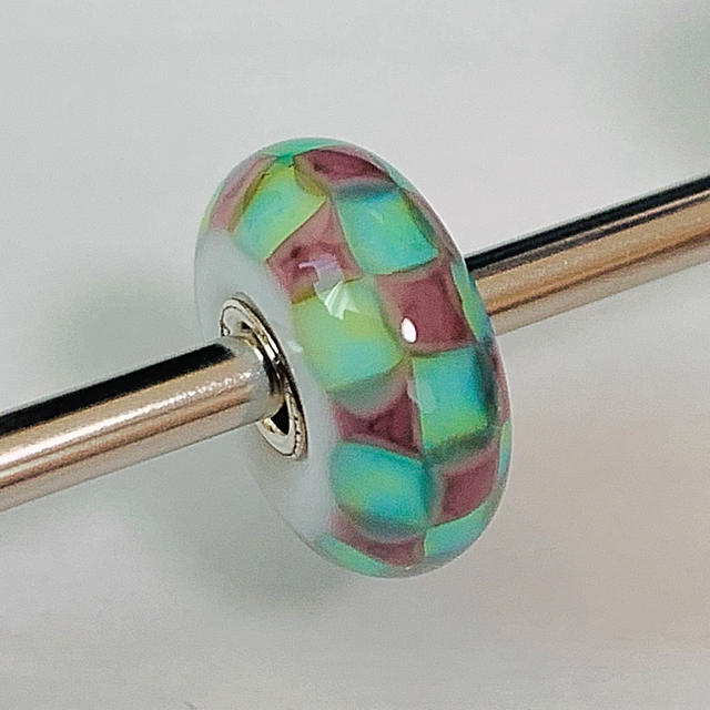 trollbeads トロールビーズ ターコイズパープルチェス レディースのアクセサリー(チャーム)の商品写真