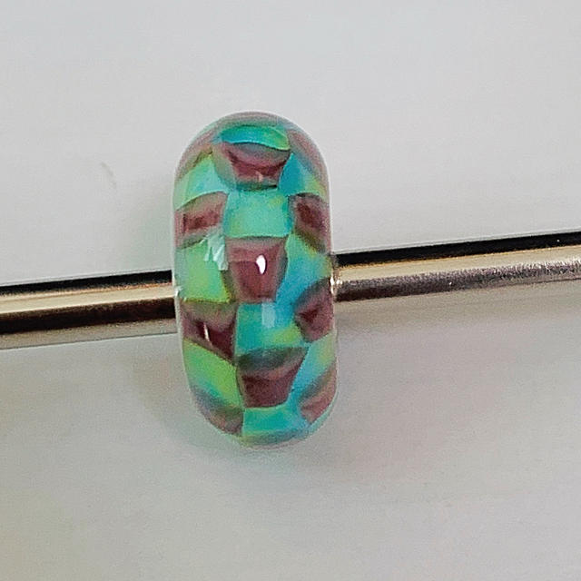 trollbeads トロールビーズ ターコイズパープルチェス レディースのアクセサリー(チャーム)の商品写真