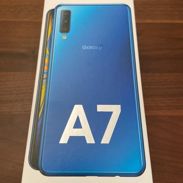 GALAXY A7 ブルー