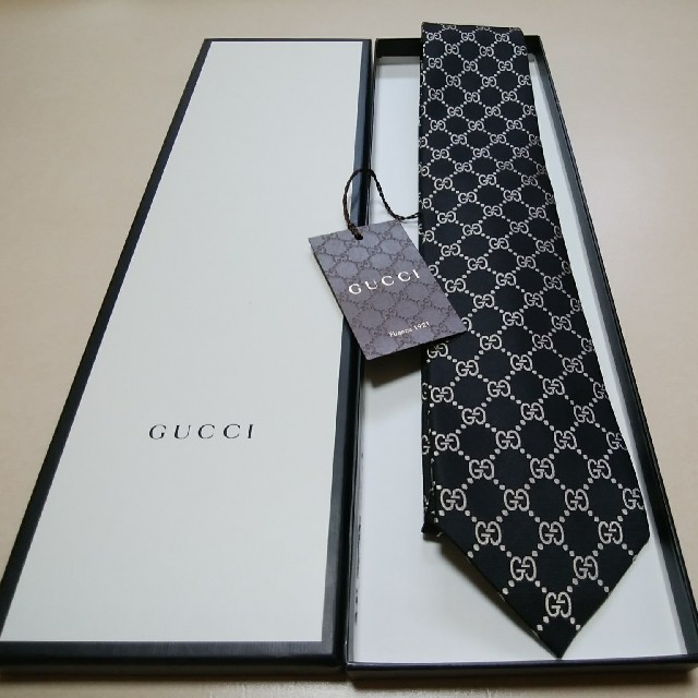 Gucci(グッチ)のホウジー様専用★新品未使用★正規品 グッチ GG柄ネクタイ　黒　8.2cm幅 メンズのファッション小物(ネクタイ)の商品写真