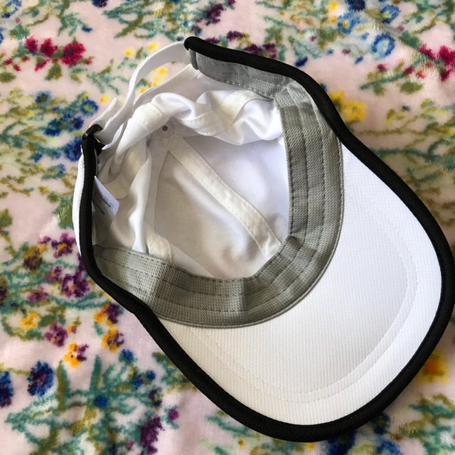 ホワイトメッシュ　キャップ レディースの帽子(キャップ)の商品写真