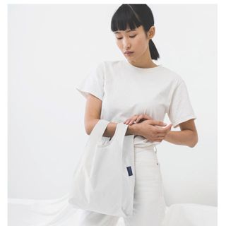 ビームス(BEAMS)のBAGGU BABY  シルバー　メタリック(エコバッグ)