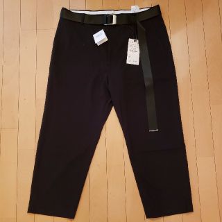 ザラ(ZARA)のZARA　ベルト付き　テーパードパンツ(スラックス)