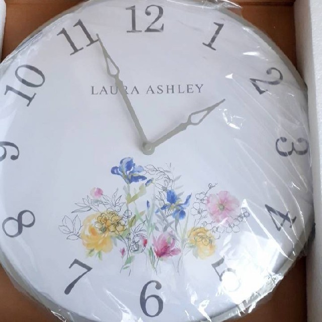 LAURA ASHLEY(ローラアシュレイ)のﾛｰﾗｱｼｭﾚｲ☆コリーヌ☆掛け時計 インテリア/住まい/日用品のインテリア小物(掛時計/柱時計)の商品写真