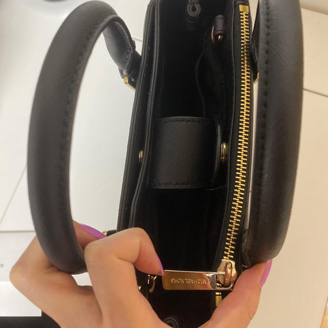 Michael Kors(マイケルコース)のマイケルコース　鞄　黒 レディースのバッグ(ショルダーバッグ)の商品写真