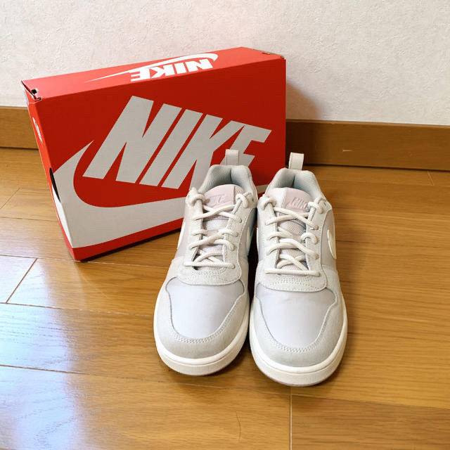 NIKE(ナイキ)のNIKE COURT BOROUGH LOW PREM レディースの靴/シューズ(スニーカー)の商品写真