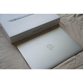 アップル(Apple)のMacBook Air 2015 13インチ SSD128GB メモリ8GB(ノートPC)