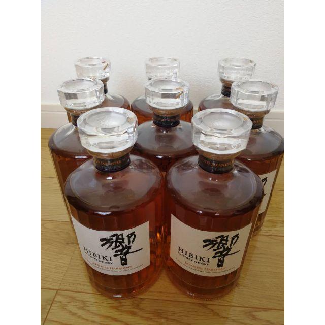 定番の冬ギフト - サントリー 響 ジャパニーズハーモニー 8本 700ml ウイスキー 定番の冬ギフト - サントリー 響 ジャパニーズハーモニー 8本 700ml ウイスキー