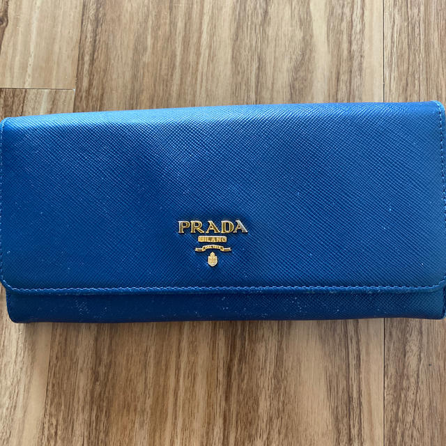 PRADA(プラダ)のプラダ　財布　青色 レディースのファッション小物(財布)の商品写真