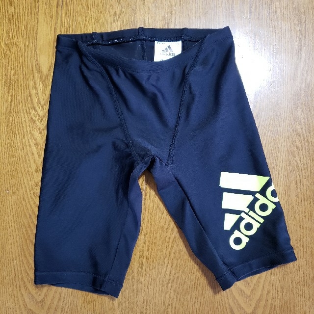 adidas(アディダス)のスクール水着　adidas　120㎝ キッズ/ベビー/マタニティのキッズ服男の子用(90cm~)(水着)の商品写真