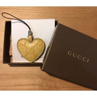 グッチ(Gucci)の【美品】グッチ GUCCI ストラップ  チャーム 携帯 スマホ(ストラップ/イヤホンジャック)