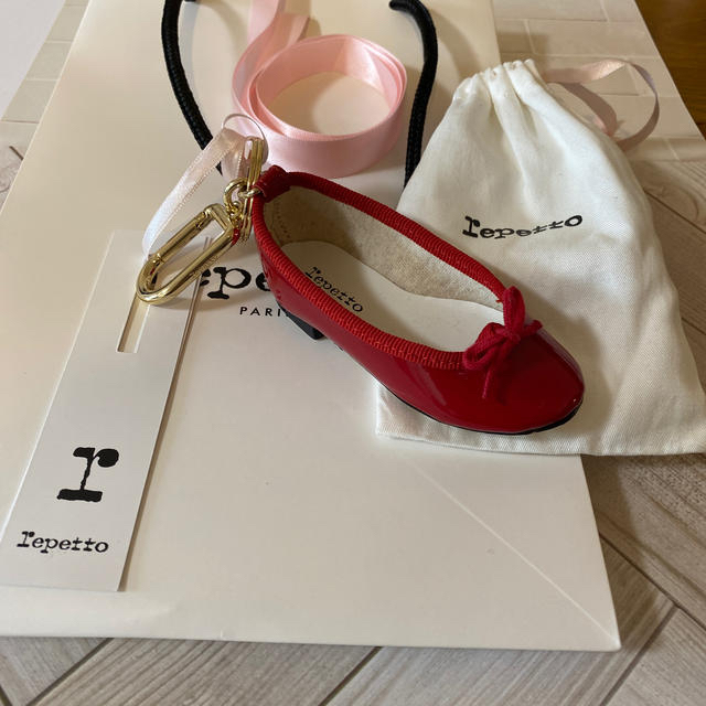 repetto(レペット)のレペット  キーホルダー　赤 レディースのファッション小物(キーホルダー)の商品写真