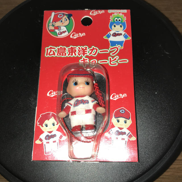 キユーピー(キユーピー)の広島カープコスチュームキューピーストラップ エンタメ/ホビーのアニメグッズ(ストラップ)の商品写真