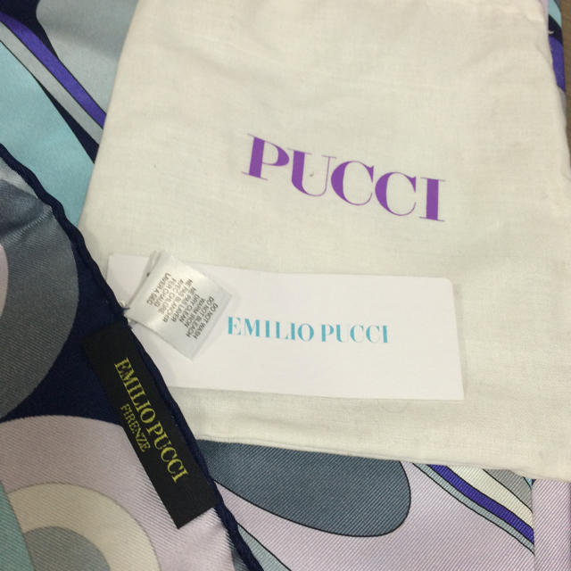 EMILIO PUCCI(エミリオプッチ)のプッチ新品未使用スカーフ レディースのファッション小物(バンダナ/スカーフ)の商品写真