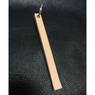 トチギレザー(栃木レザー)の【ハンドメイド】栃木レザー使用　キーホルダー　ナチュラル(キーホルダー/ストラップ)