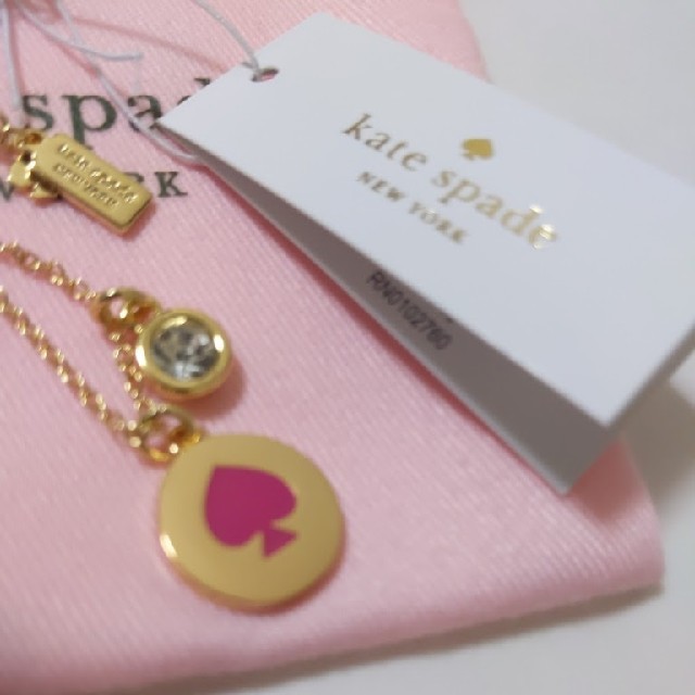 kate spade new york(ケイトスペードニューヨーク)の【新品】kate spade ケイトスペード ネックレス　レッド　タグ付 レディースのアクセサリー(ネックレス)の商品写真