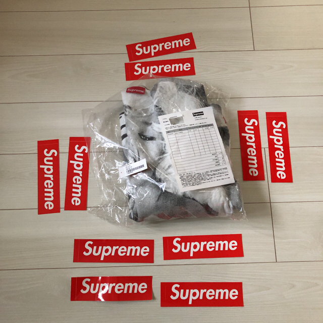 supreme naomi crewneck black l