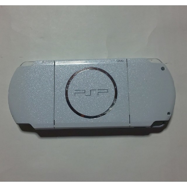 PlayStation Portable(プレイステーションポータブル)の（管03）PSP-3000（白）すぐ遊べるセット エンタメ/ホビーのゲームソフト/ゲーム機本体(携帯用ゲーム機本体)の商品写真