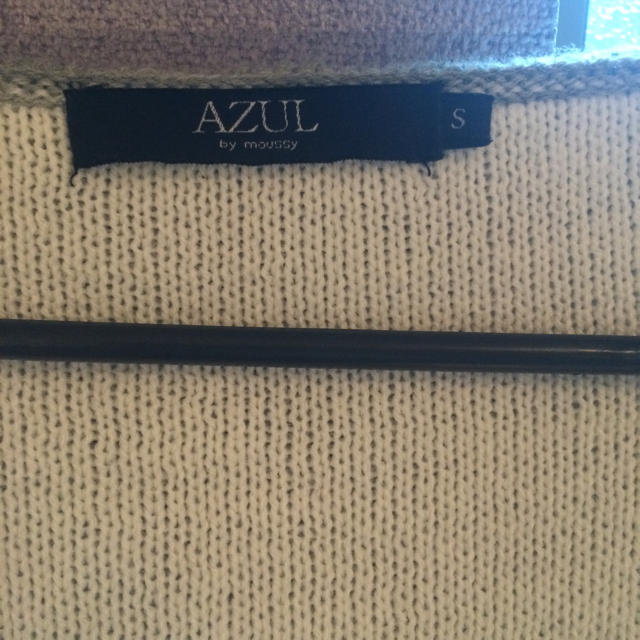 AZUL by moussy(アズールバイマウジー)のフード付きニットコーディガン レディースのジャケット/アウター(ニットコート)の商品写真