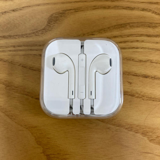 アップル(Apple)のiPhone 純正　イヤホン　EarPods Headphone Plug(ヘッドフォン/イヤフォン)