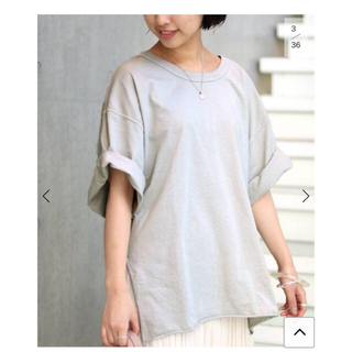 イエナ(IENA)のタグ付き新品　IENA 別注BACK BUTTON Tシャツ(Tシャツ(半袖/袖なし))